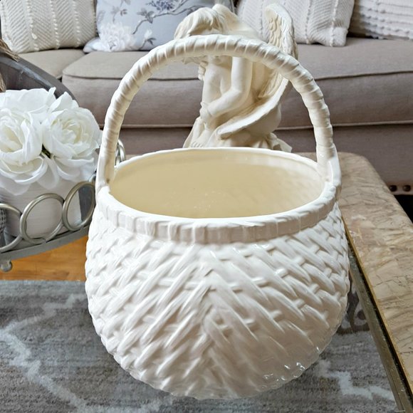 GORGEOUS Vintage CERAMIC Rattan MOTIF BASKET - Picture 2 of 5
